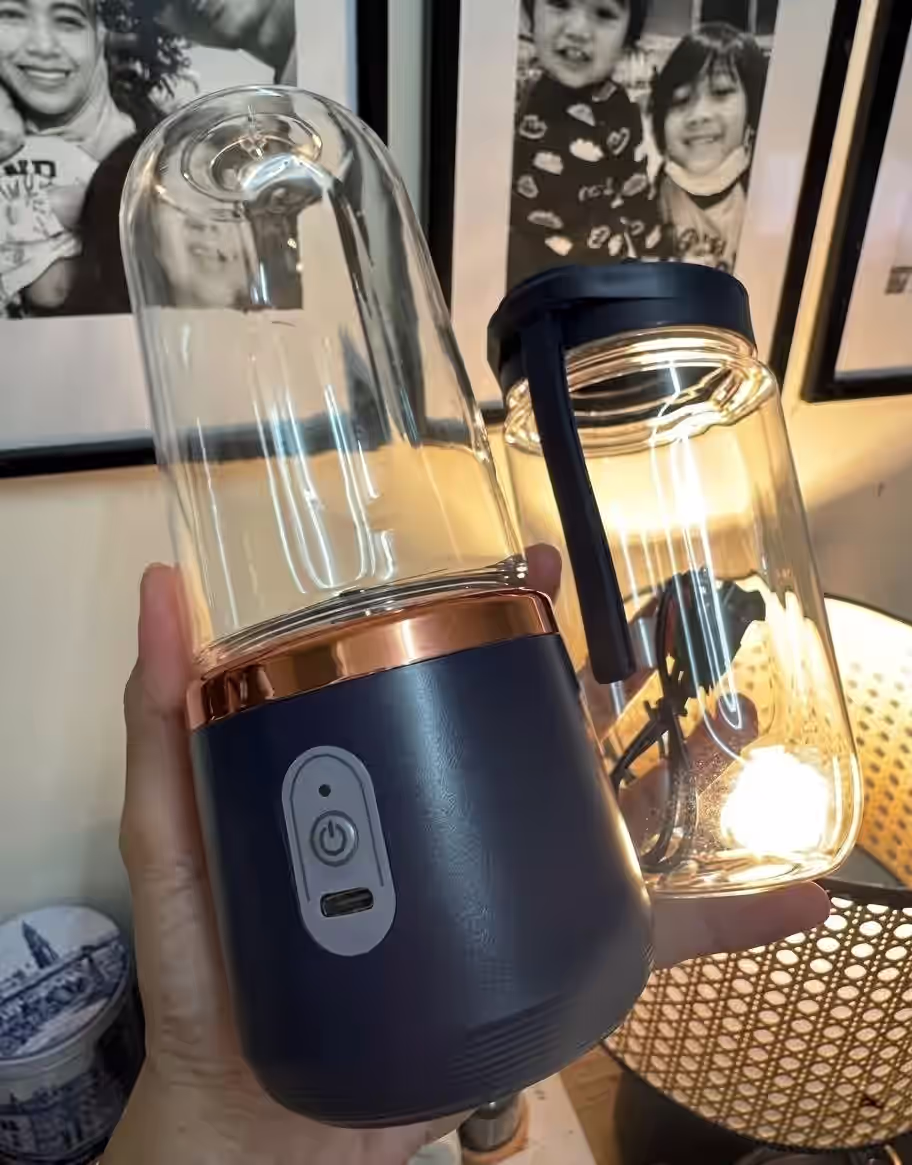 Portable Electric Juicer Blender – Rechargeable Mini Smoothie Maker with Extra Travel Cup